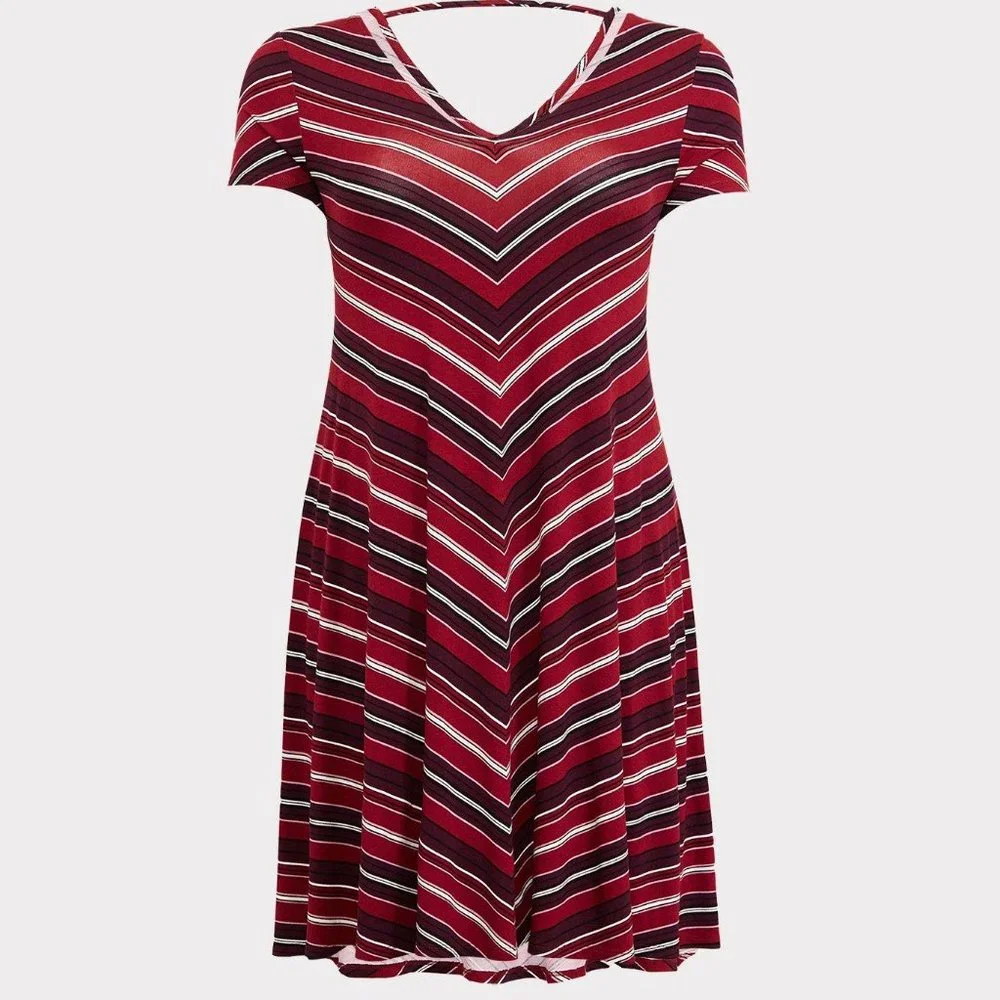 Torrid Size 6 Mini Super Soft Trapeze Dress, Burgundy & White Chevron St… - Picture 3 of 7